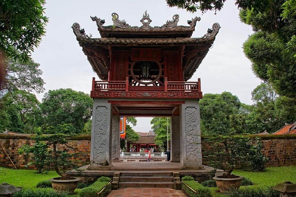 Thành lập Văn Miếu – Trí thức phát triển