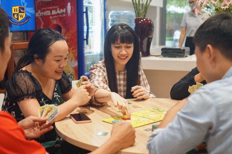 Các trò chơi ngày Tết nên thử: Gợi ý board game vui, dễ chơi tại nhà